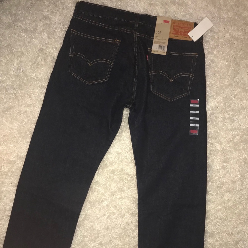Levi Men’s Jeans - Picture 2 of 3